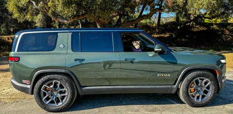 Rivian R1S 2023
