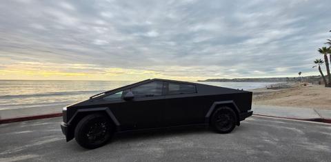 Tesla Cybertruck 2025