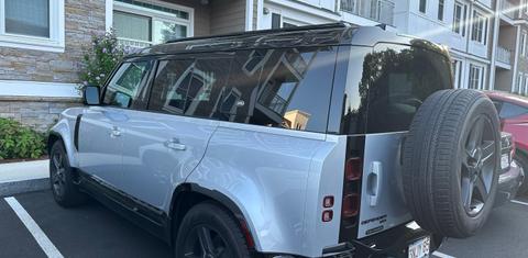 Land Rover Defender 2023