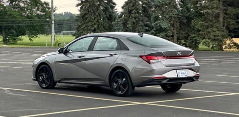 Hyundai Elantra 2023