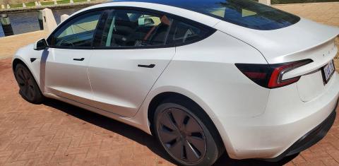 Tesla MODEL 3 2024