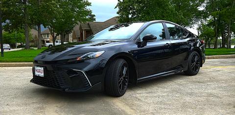 Toyota Camry Hybrid 2025