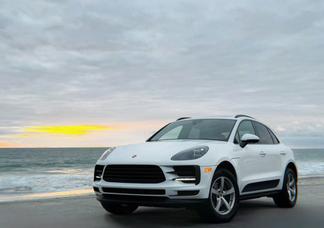 Porsche Macan car