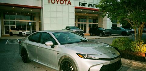 Toyota Camry Hybrid 2026