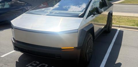 Tesla Cybertruck 2025
