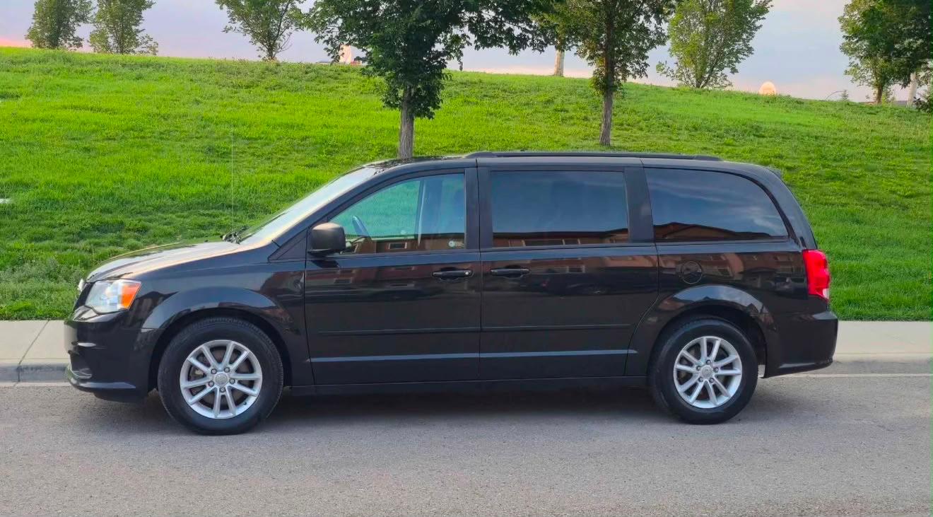 Dodge Grand Caravan 2015 in Calgary, AB