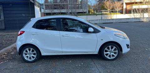 Mazda MAZDA2 2013