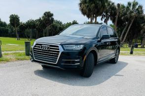 Audi Q7 car