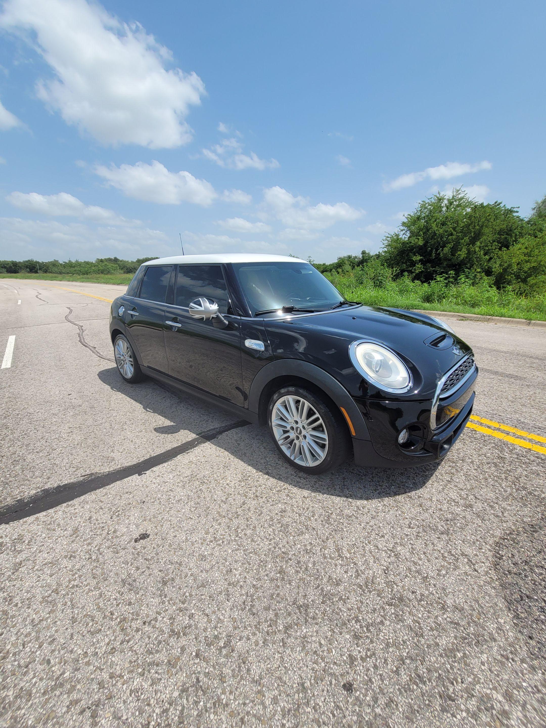 MINI Hardtop 4 Door 2015 in Woodway, TX