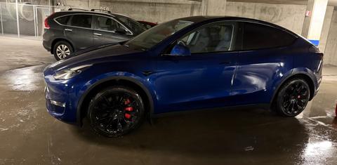 Tesla Model Y 2024