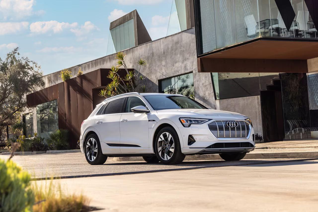 Audi e-tron 2021 in Grapevine, TX