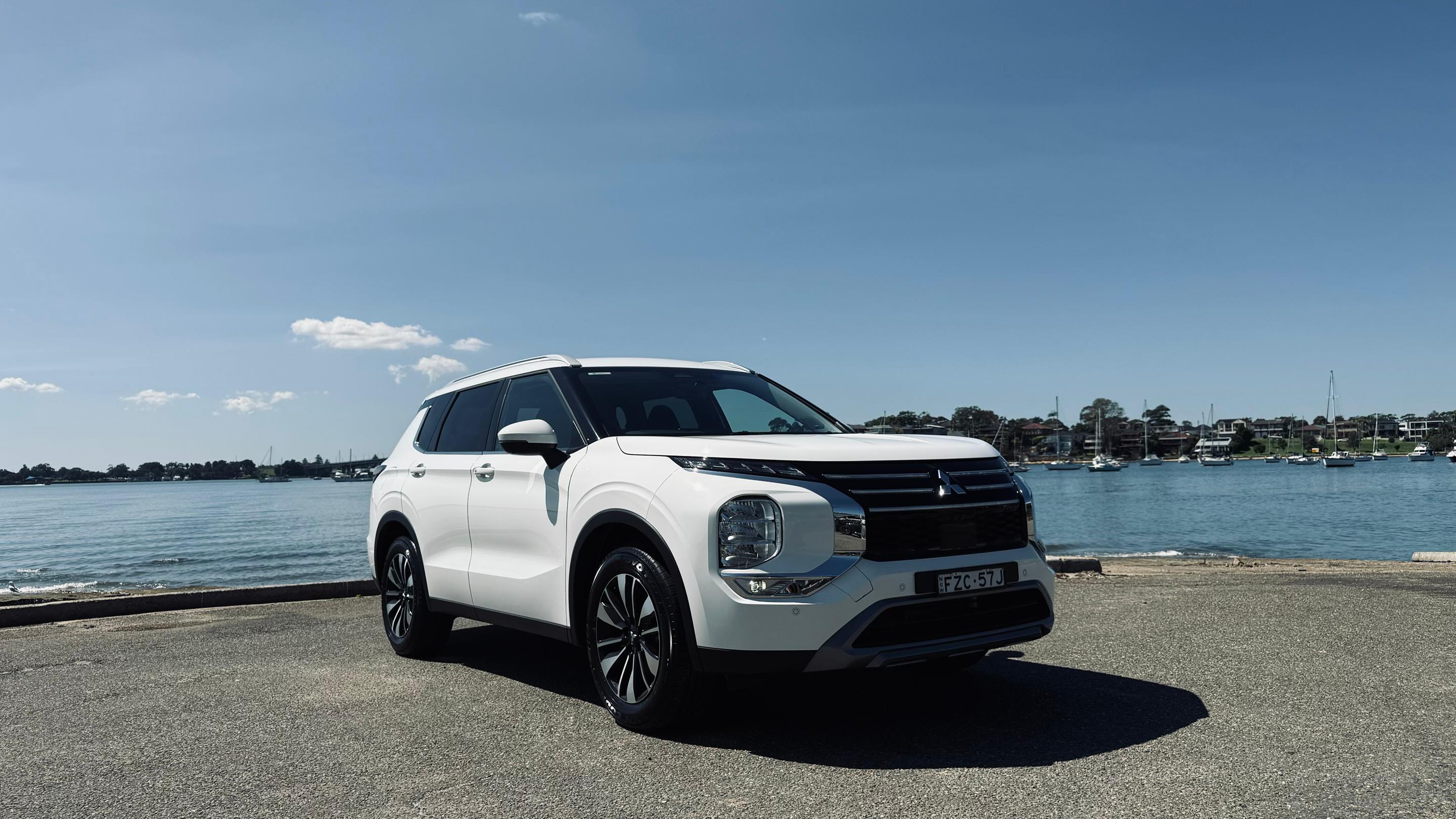 Mitsubishi OUTLANDER 2025 in Mascot