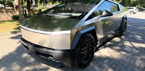 Tesla Cybertruck 2025