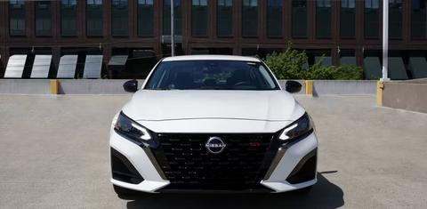Nissan Altima 2025