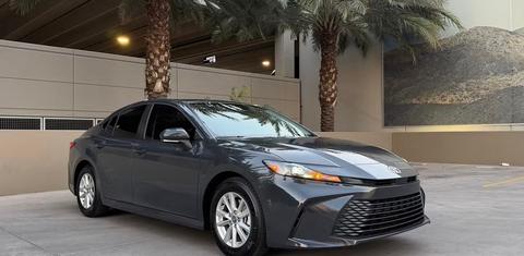 Toyota Camry Hybrid 2026
