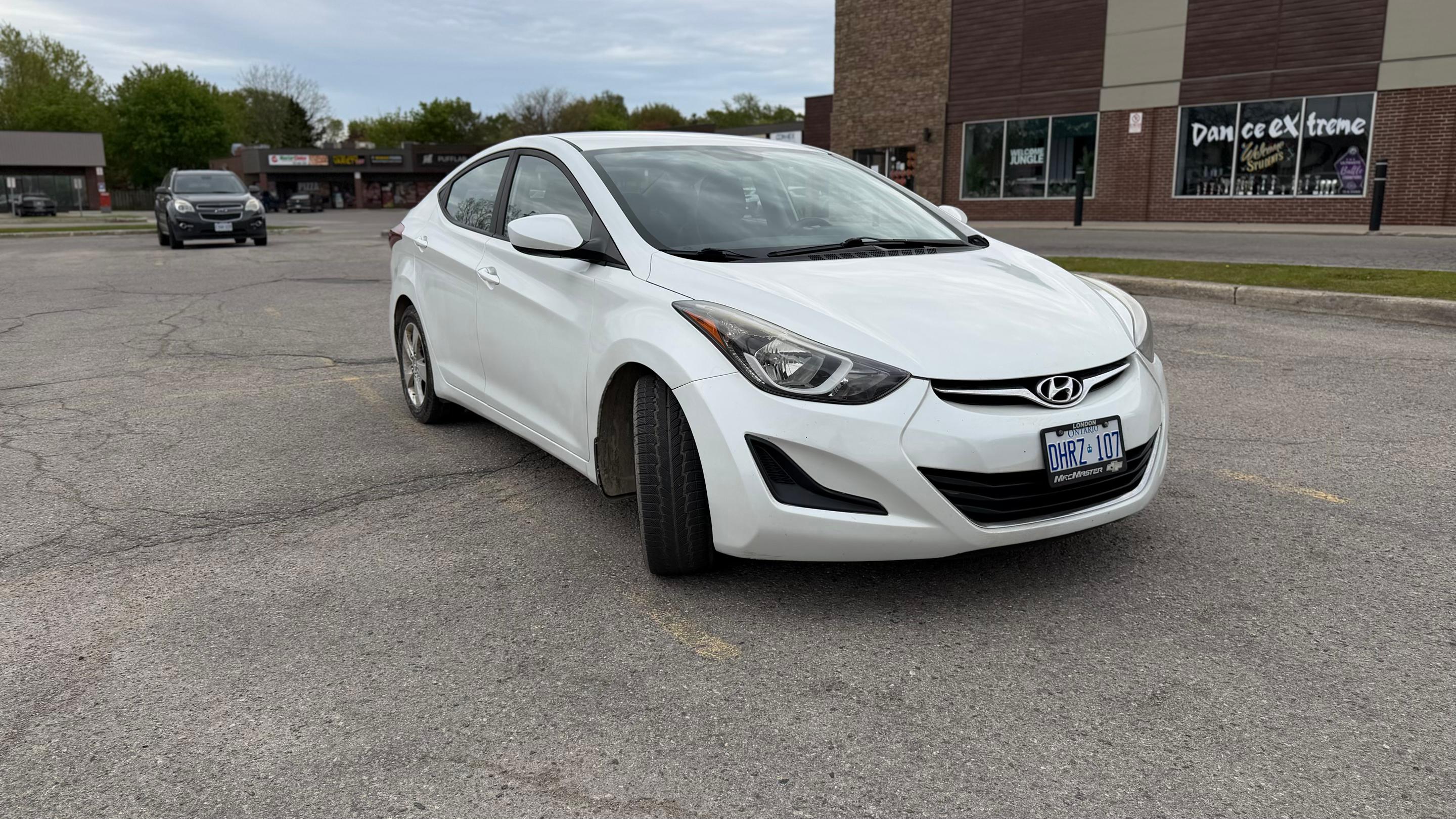 Hyundai Elantra 2015 à 