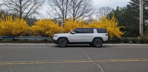 Rivian R1S 2024