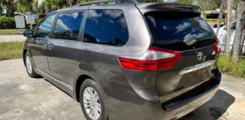 Toyota Sienna 2015
