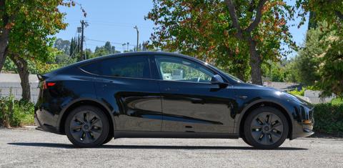 Tesla Model Y 2024