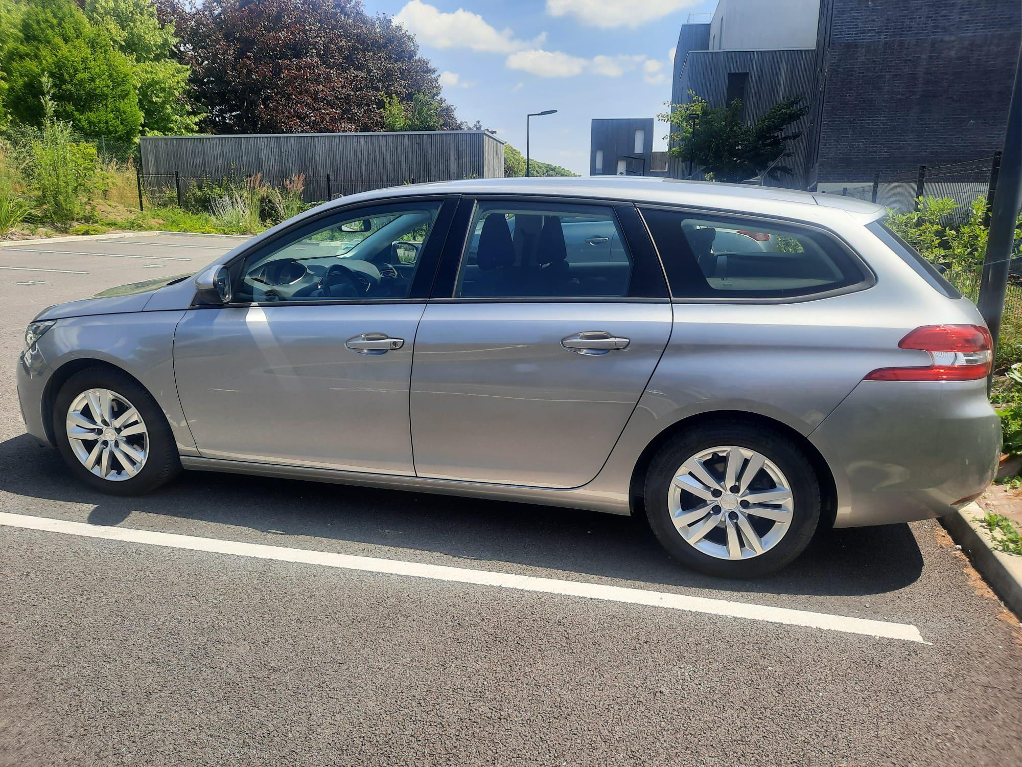 Peugeot 308 2020 à Lille