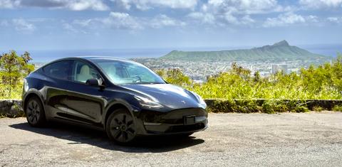 Tesla Model Y 2025