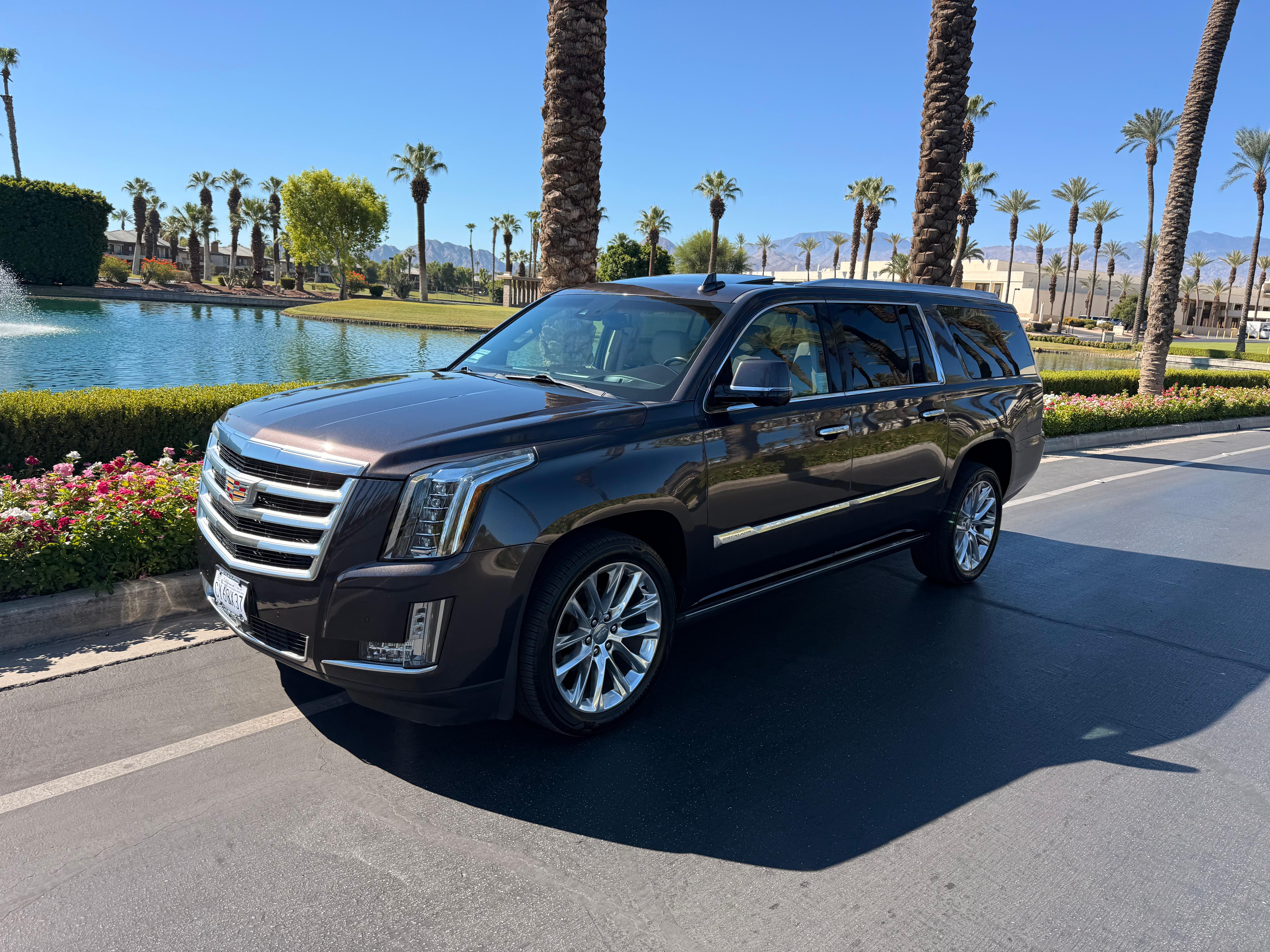 Cadillac Escalade ESV 2015 in 