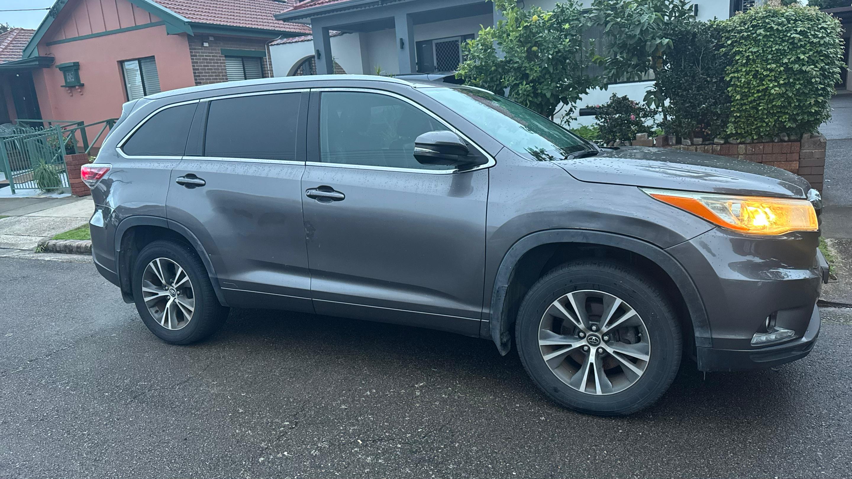Toyota KLUGER 2016 in 