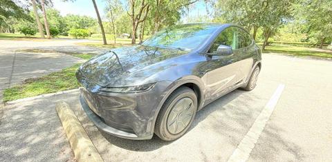 Tesla Model Y 2026