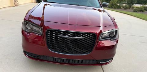 Chrysler 300 2023