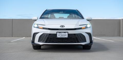 Toyota Camry Hybrid 2025