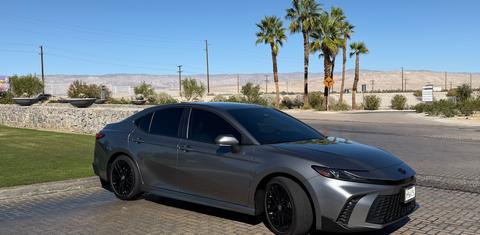 Toyota Camry Hybrid 2026
