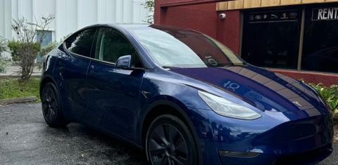 Tesla Model Y 2024