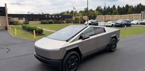 Tesla Cybertruck 2026