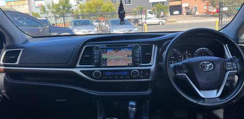 Toyota KLUGER 2016