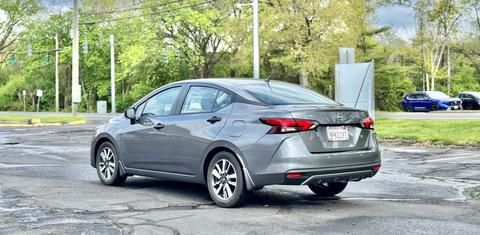 Nissan Versa 2024