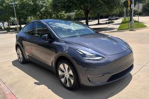 Tesla Model Y 2023 in Dallas