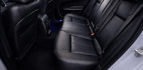 Chrysler 300 2023