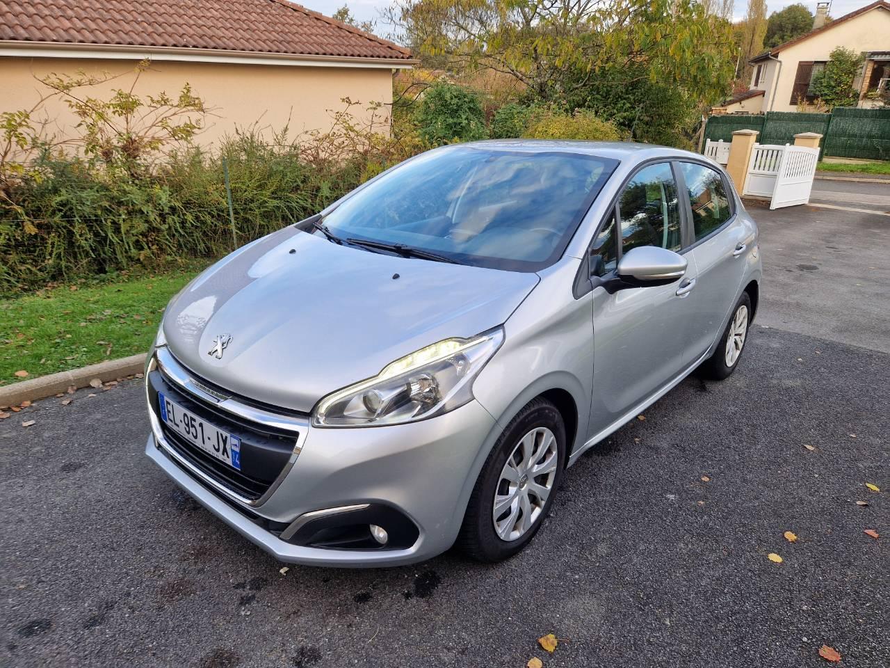 Peugeot 208 2017 in Couzeix