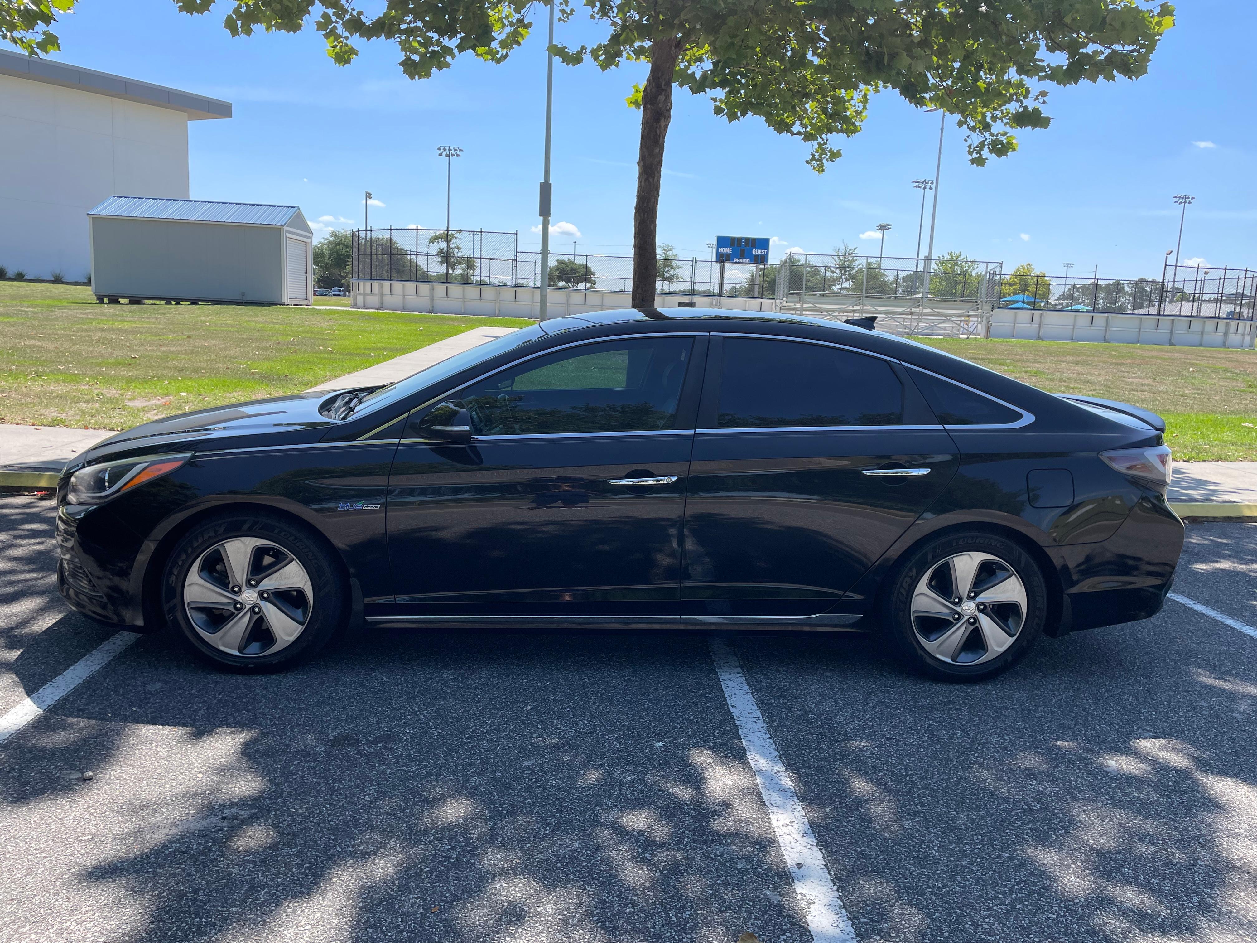 Hyundai Sonata Hybrid 2016 in Lutz, FL