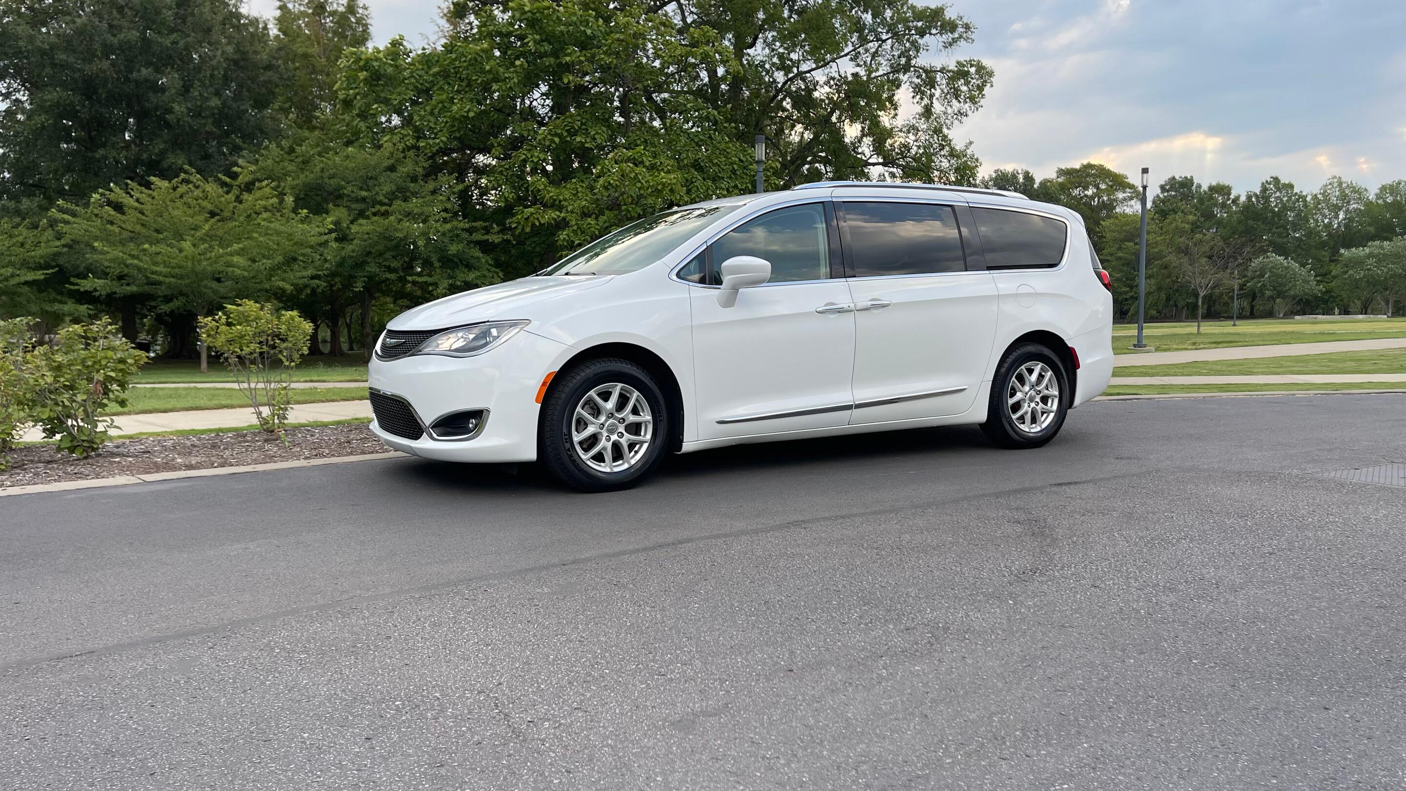 Chrysler Pacifica 2020 in Glendale, AZ