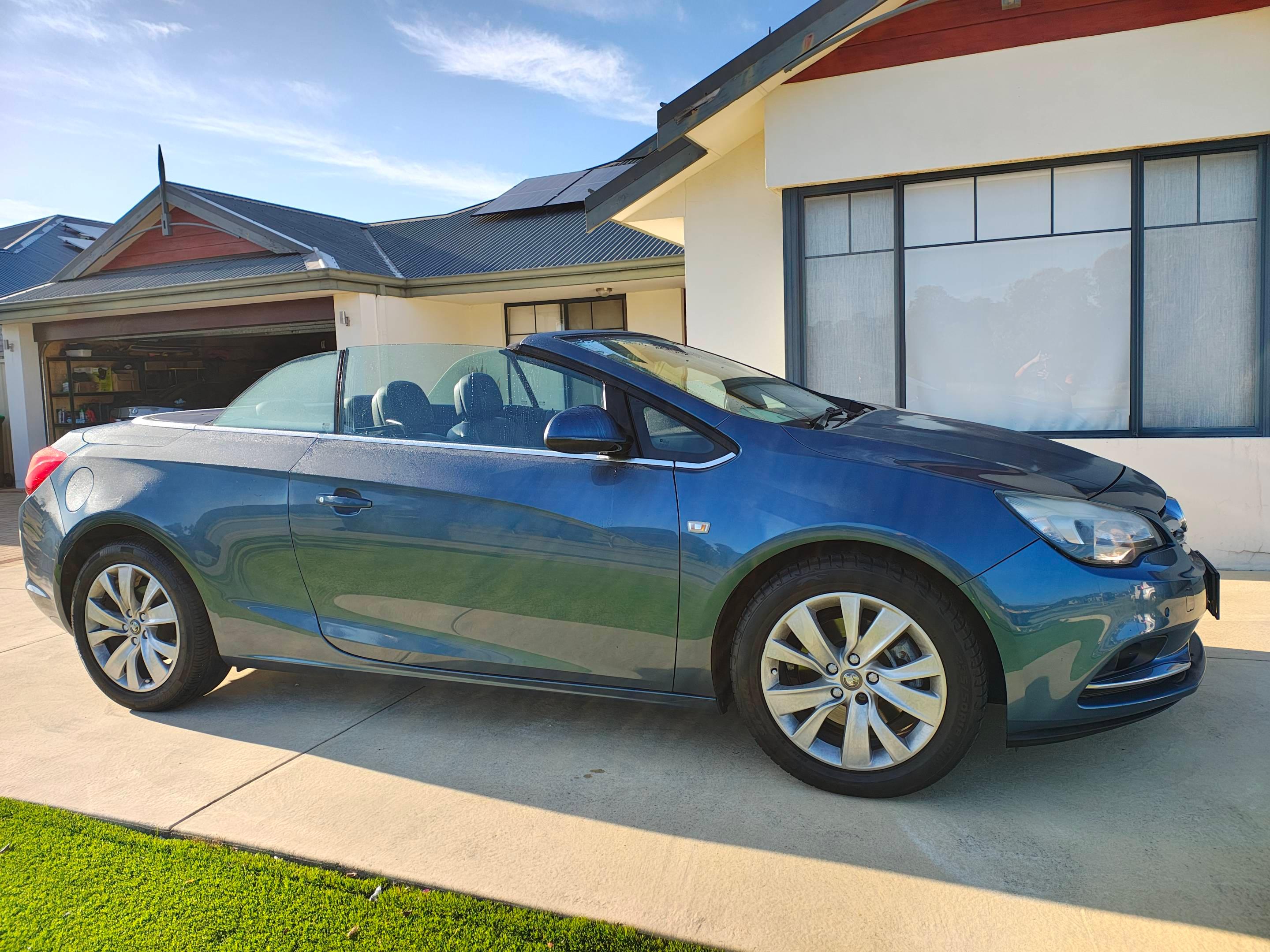 Holden CASCADA 2015 in Bertram