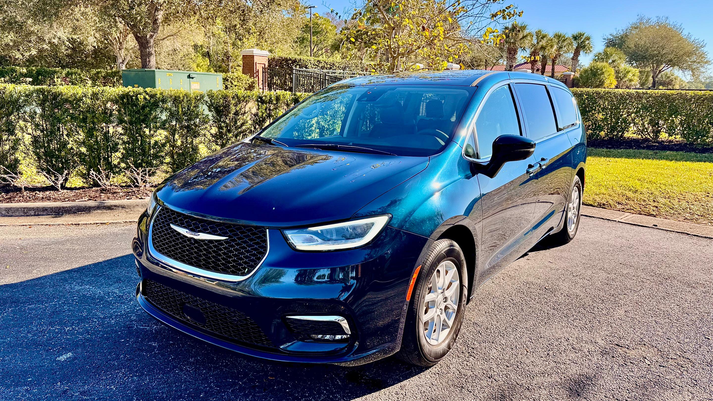 Chrysler Pacifica 2023 in Alva, FL