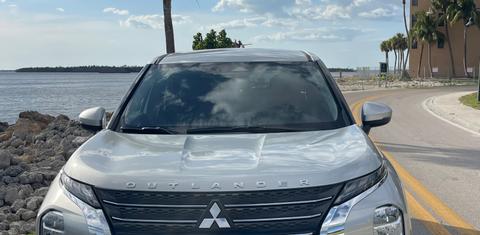 Mitsubishi Outlander 2024