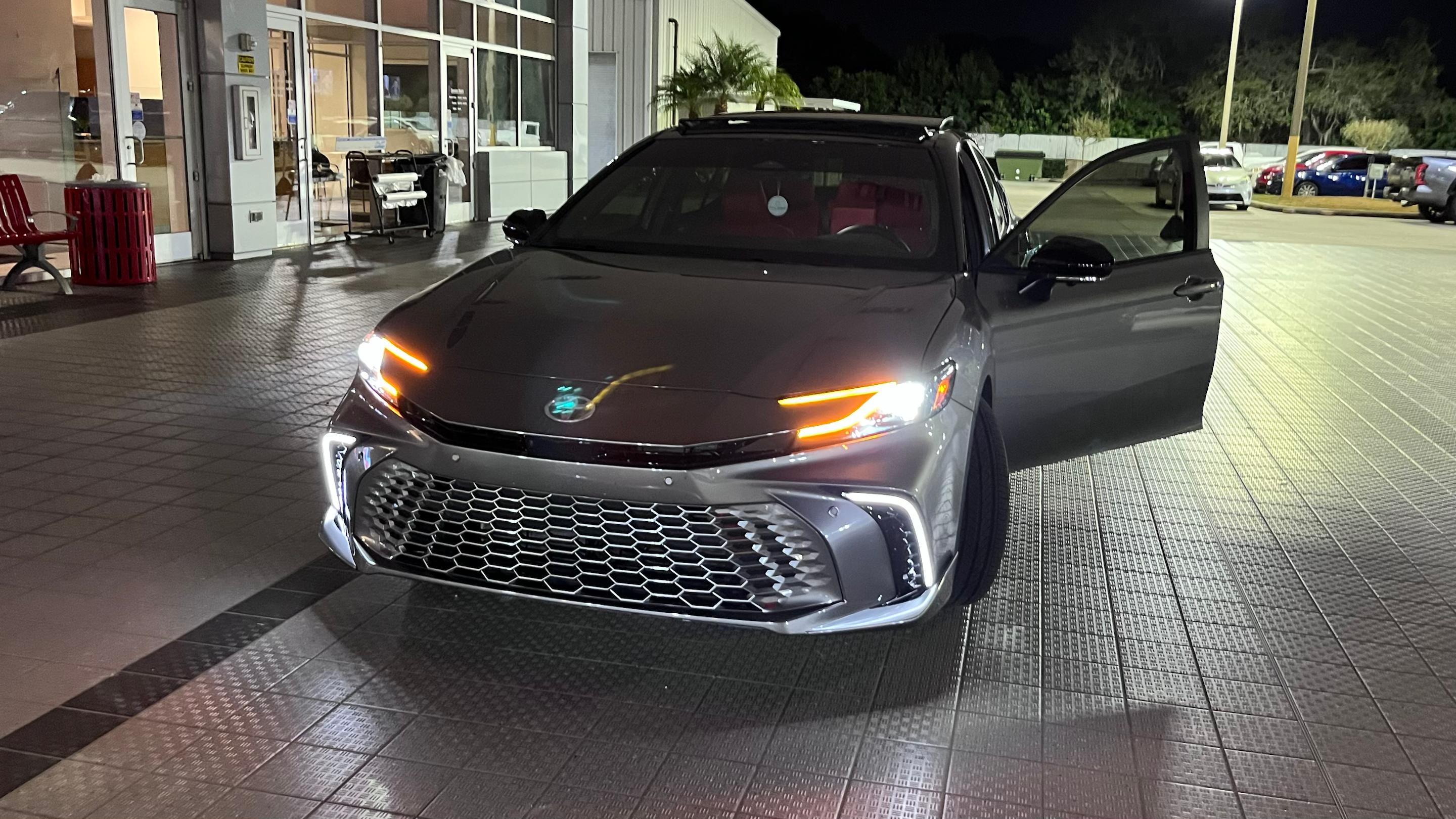 Toyota Camry Hybrid 2026 in Avon Park, FL