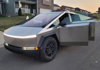 Tesla Cybertruck car