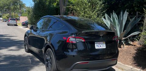 Tesla Model Y 2024