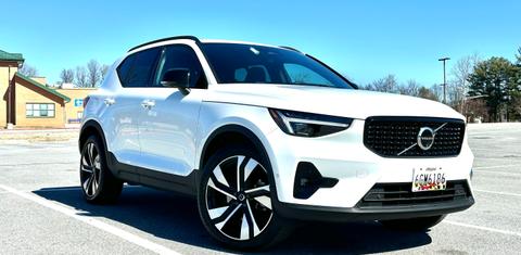 Volvo XC40 2024