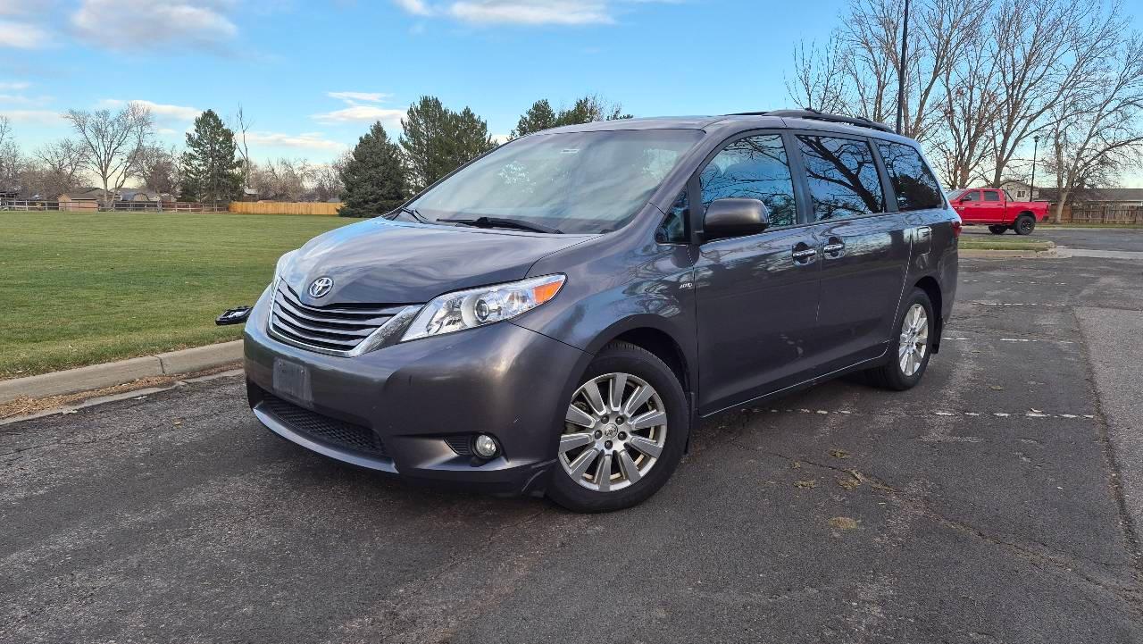Toyota Sienna 2017 in Aurora, CO