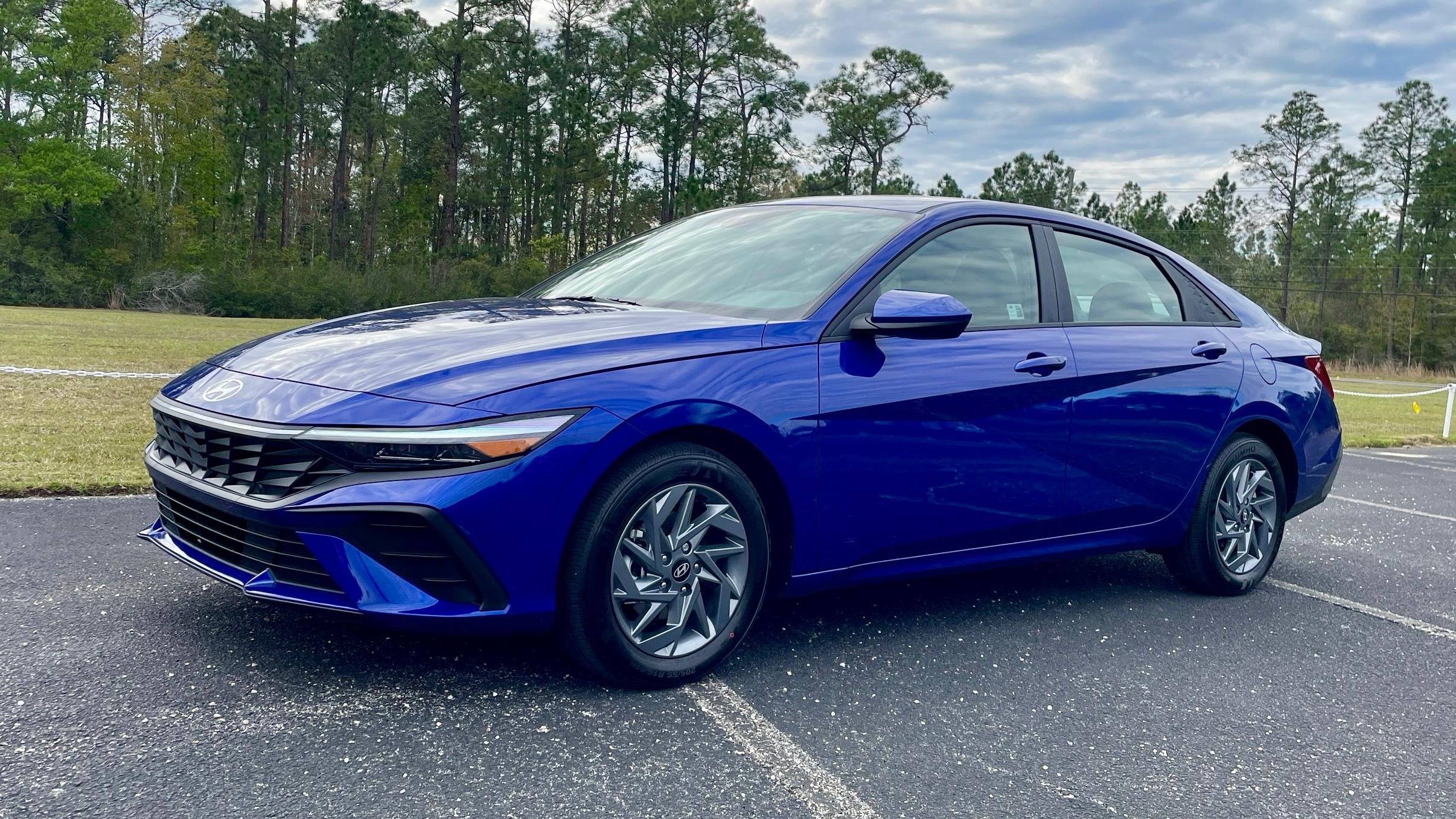 Hyundai Elantra 2024 in Gulfport, MS