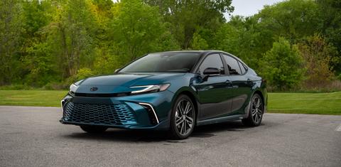Toyota Camry Hybrid 2025